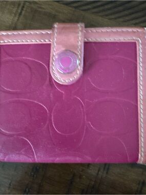 Coach Patent Leather ID & Credit Card Wallet Holder Magenta Pink Y2k Coach prple